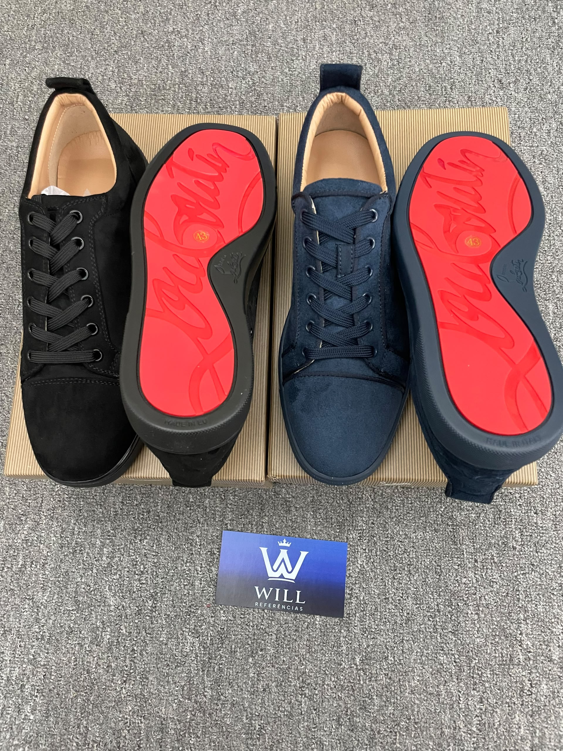 Foto real de um Louboutin entregue, com o cartão da Will Referências